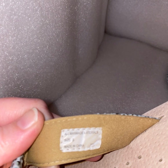 Volatile thong style sandal - Picture 11 of 11